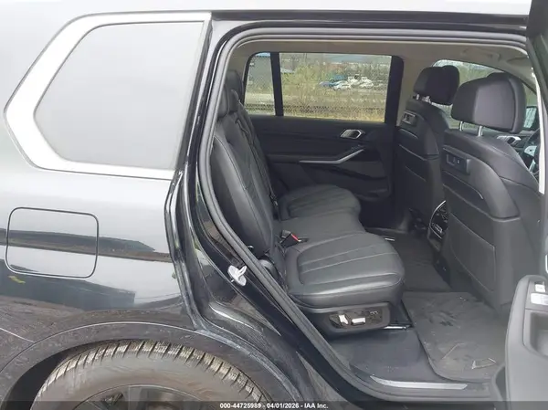 5UXCW2C04M9E36629 2021 BMW X7 - Image 8
