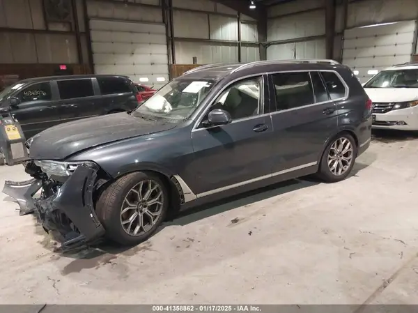 5UXCW2C04M9E43533 2021 BMW X7 - Image 2