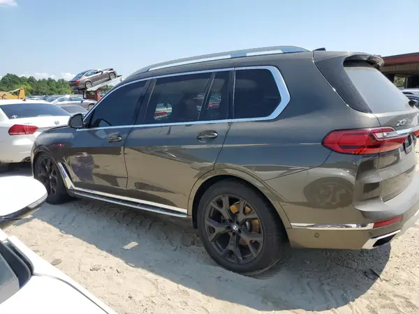 5UXCW2C04M9G63478 2021 BMW X7 - Image 2
