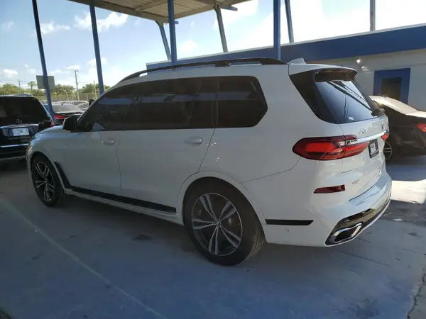 5UXCW2C04N9J83018 2022 BMW X7 - Image 2