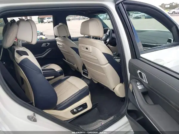 5UXCW2C04N9K12744 2022 BMW X7 - Image 8