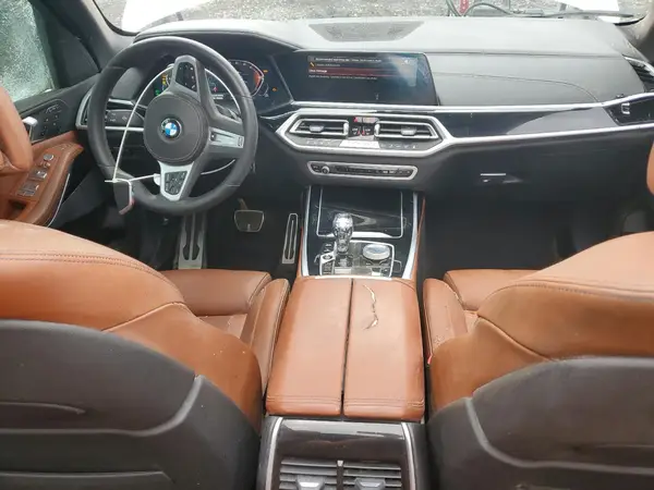 5UXCW2C04N9K90960 2022 BMW X7 - Image 8