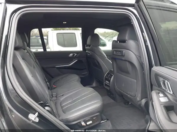 5UXCW2C04N9L18482 2022 BMW X7 - Image 8