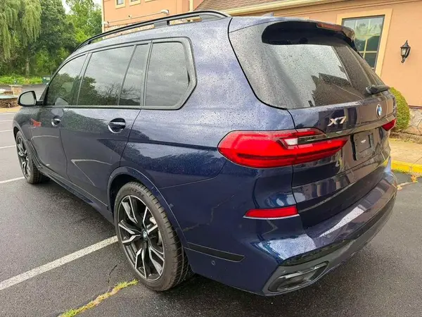 5UXCW2C04N9M02866 2022 BMW X7 - Image 2