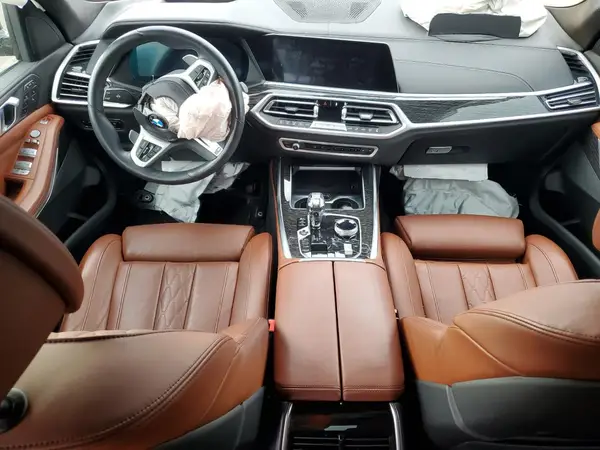5UXCW2C04N9M10496 2022 BMW X7 - Image 8