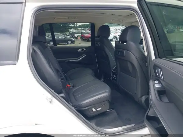 5UXCW2C04N9M23362 2022 BMW X7 - Image 8