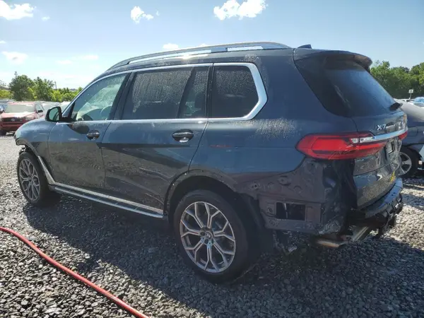 5UXCW2C04N9M58810 2022 BMW X7 - Image 2