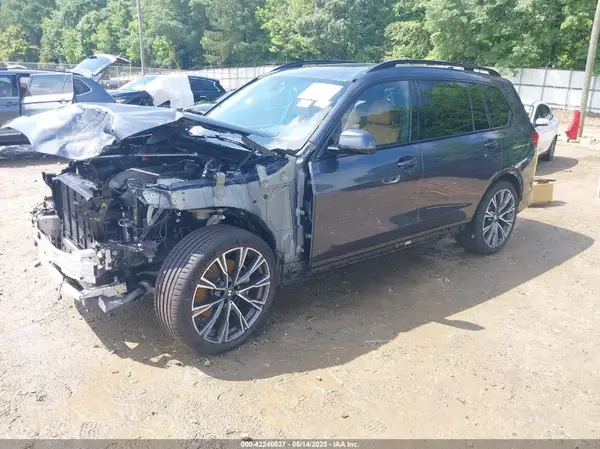 5UXCW2C04N9M67247 2022 BMW X7 - Image 2