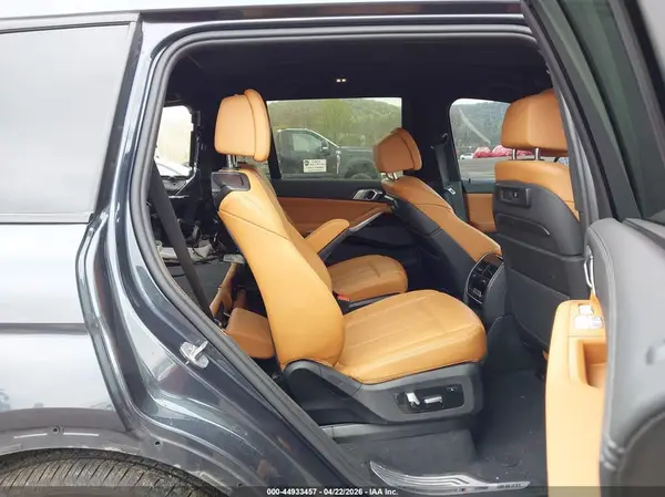 5UXCW2C04N9N02885 2022 BMW X7 - Image 8
