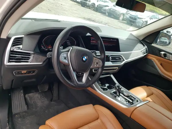 5UXCW2C05M9E65086 2021 BMW X7 - Image 8