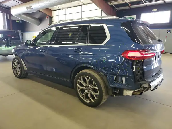 5UXCW2C05M9E78873 2021 BMW X7 - Image 2