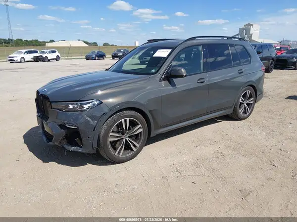5UXCW2C05M9F35993 2021 BMW X7 - Image 2