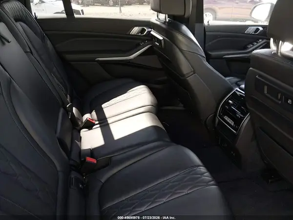 5UXCW2C05M9F35993 2021 BMW X7 - Image 8