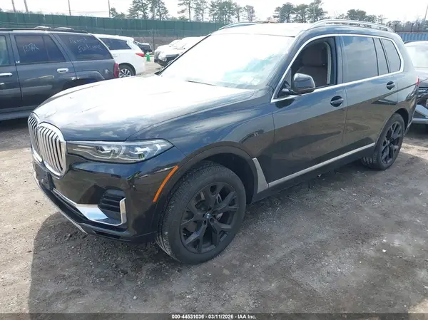 5UXCW2C05M9F51708 2021 BMW X7 - Image 2