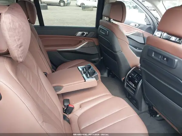 5UXCW2C05M9F51708 2021 BMW X7 - Image 8