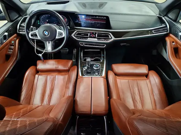 5UXCW2C05M9H18746 2021 BMW X7 - Image 8