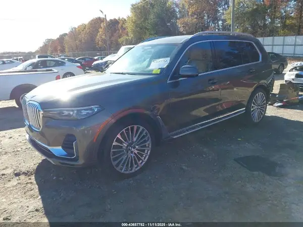 5UXCW2C05M9H20996 2021 BMW X7 - Image 2