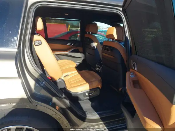 5UXCW2C05M9H20996 2021 BMW X7 - Image 8