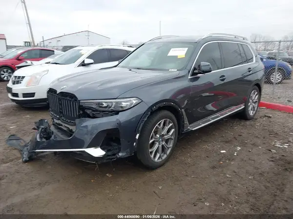 5UXCW2C05M9H65324 2021 BMW X7 - Image 2