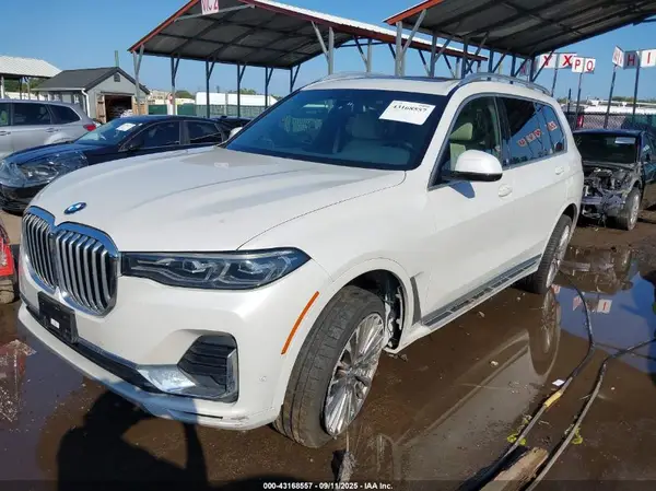5UXCW2C05M9H69423 2021 BMW X7 - Image 2