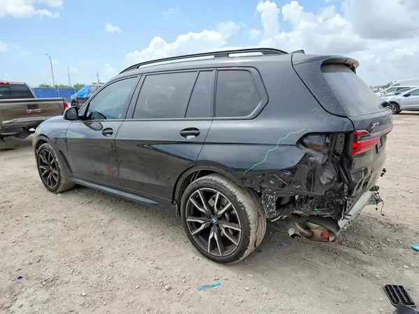 5UXCW2C05N9J59746 2022 BMW X7 - Image 2