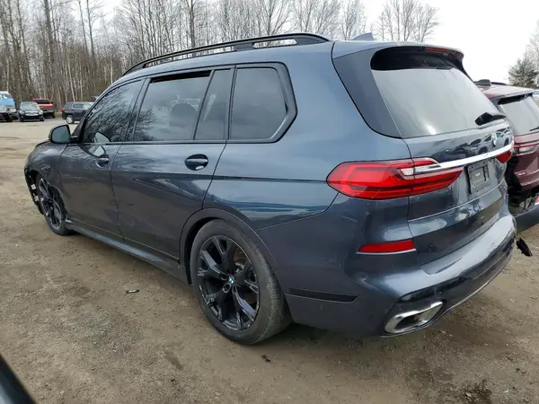 5UXCW2C05N9K13921 2022 BMW X7 - Image 2
