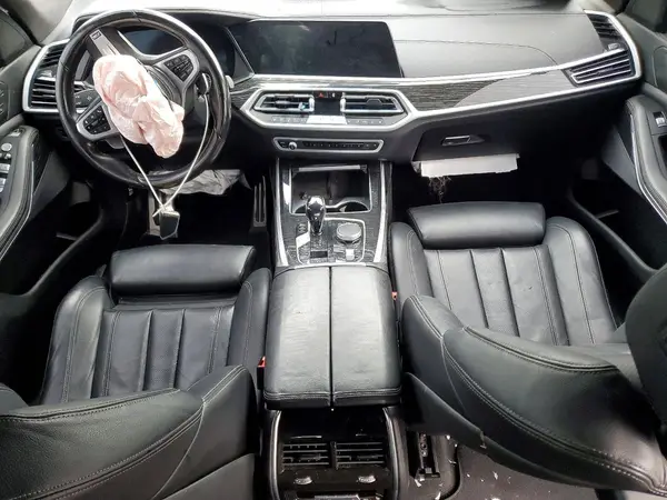 5UXCW2C05N9K13921 2022 BMW X7 - Image 8