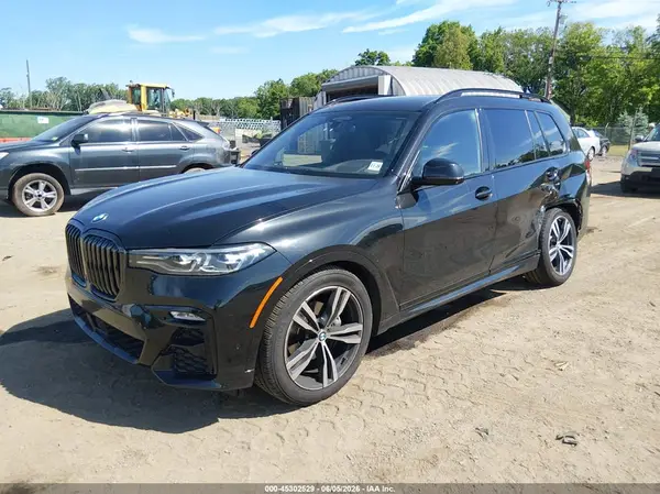 5UXCW2C05N9K33456 2022 BMW X7 - Image 2