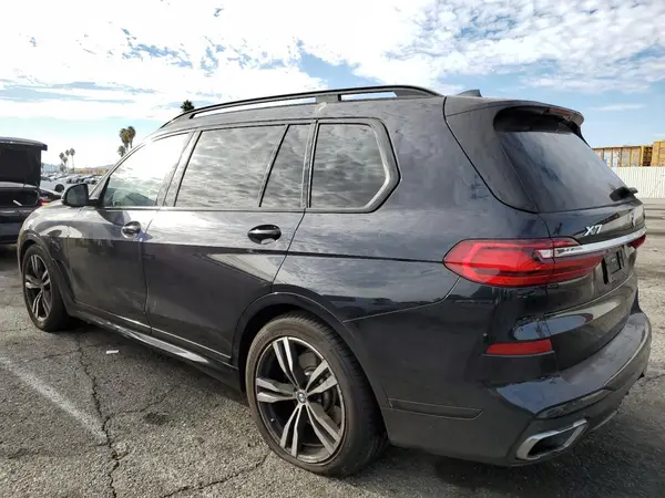 5UXCW2C05N9K49544 2022 BMW X7 - Image 2