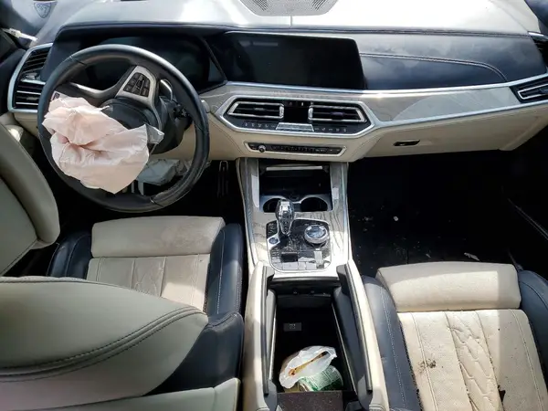 5UXCW2C05N9L10679 2022 BMW X7 - Image 8
