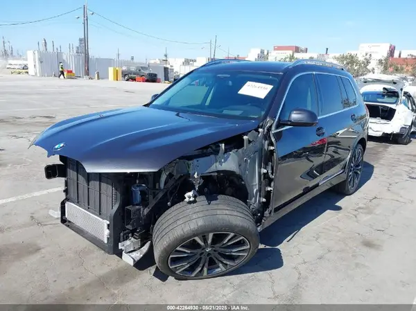 5UXCW2C05N9L92333 2022 BMW X7 - Image 2