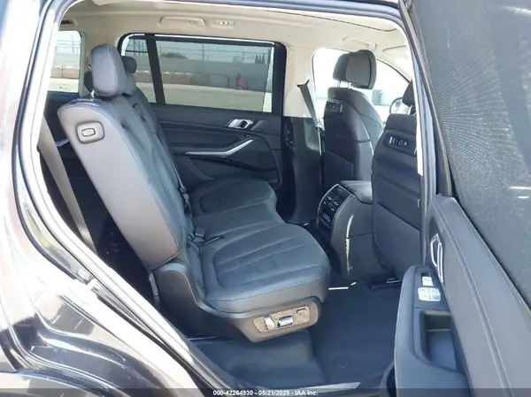 5UXCW2C05N9L92333 2022 BMW X7 - Image 8