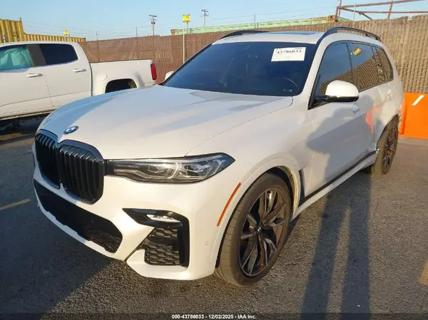 5UXCW2C05N9M14363 2022 BMW X7 - Image 2