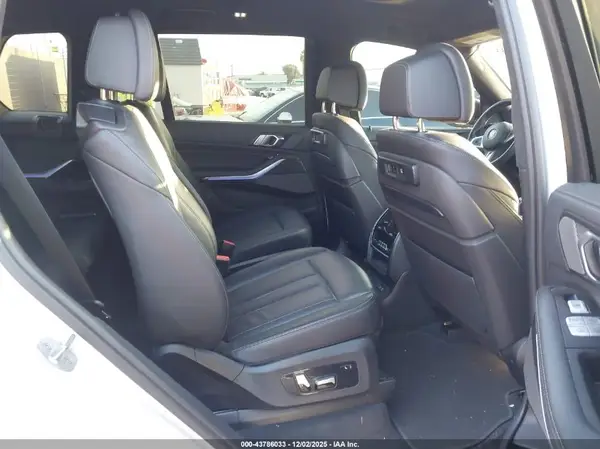 5UXCW2C05N9M14363 2022 BMW X7 - Image 8