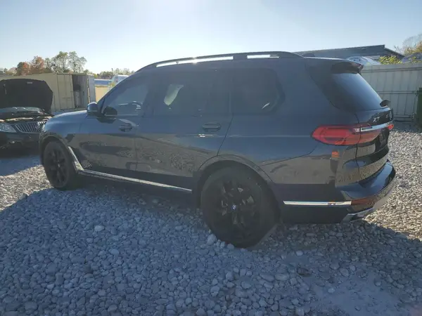 5UXCW2C05N9M82243 2022 BMW X7 - Image 2