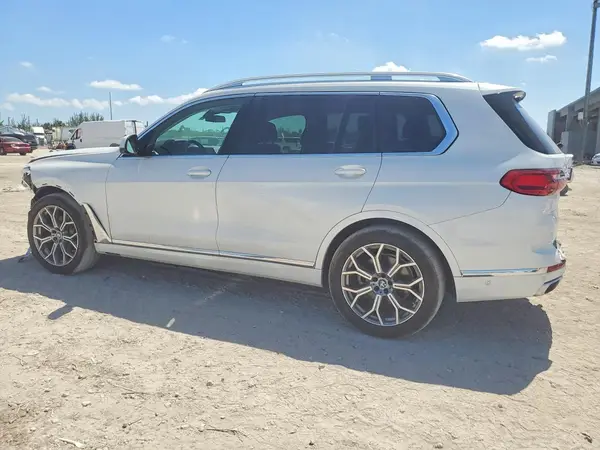 5UXCW2C06L9A01805 2020 BMW X7 - Image 2