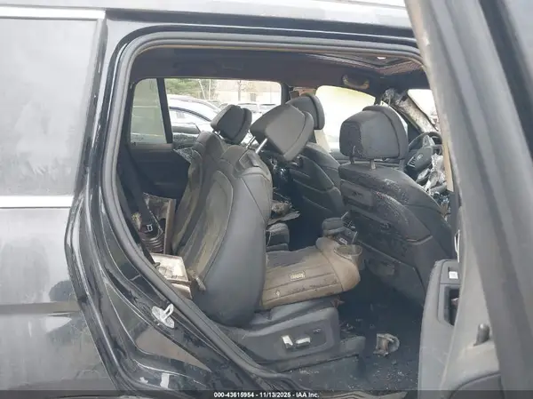 5UXCW2C06L9B40493 2020 BMW X7 - Image 8