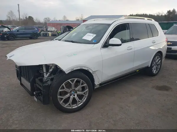 5UXCW2C06L9C22823 2020 BMW X7 - Image 2