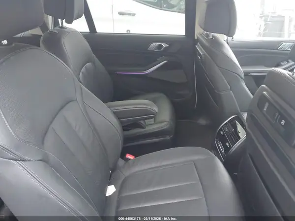 5UXCW2C06L9C22823 2020 BMW X7 - Image 8