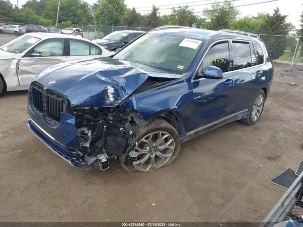 5UXCW2C06L9C39511 2020 BMW X7 - Image 2