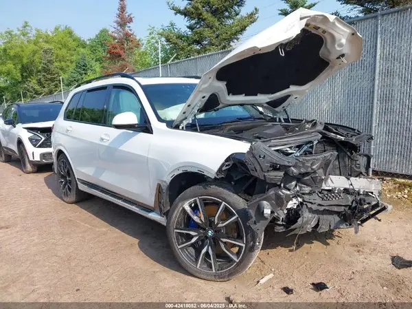 5UXCW2C06M9D89751 2021 BMW X7 - Image 1