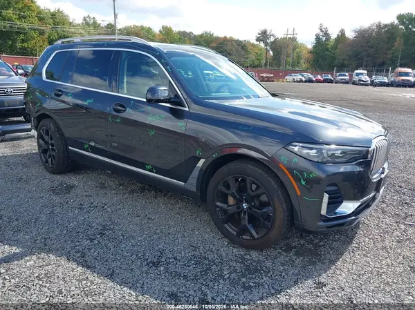 5UXCW2C06M9E28483 2021 BMW X7 - Image 1