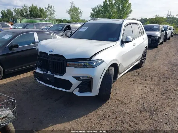 5UXCW2C06M9E80518 2021 BMW X7 - Image 2
