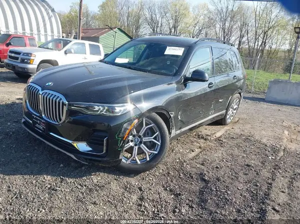 5UXCW2C06M9F51894 2021 BMW X7 - Image 2