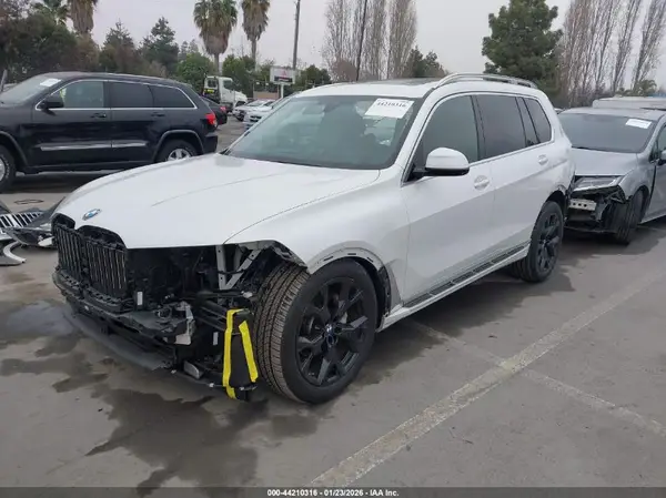 5UXCW2C06M9F57016 2021 BMW X7 - Image 2