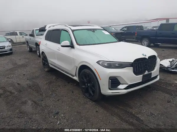 5UXCW2C06M9G52157 2021 BMW X7 - Image 1