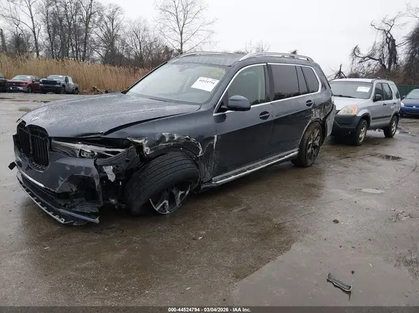5UXCW2C06M9G96529 2021 BMW X7 - Image 2