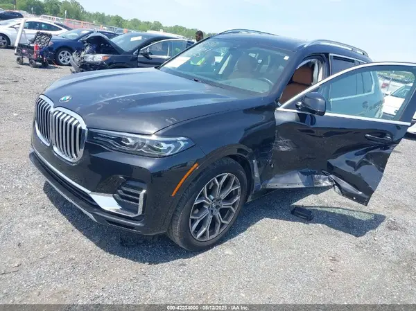 5UXCW2C06M9H47267 2021 BMW X7 - Image 2