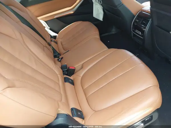 5UXCW2C06M9H47267 2021 BMW X7 - Image 8