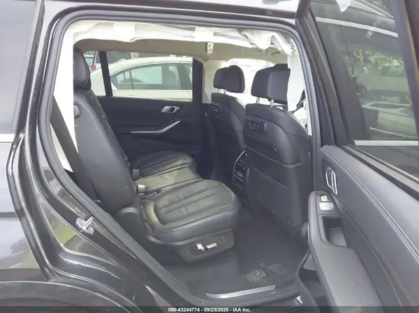 5UXCW2C06M9H52680 2021 BMW X7 - Image 8